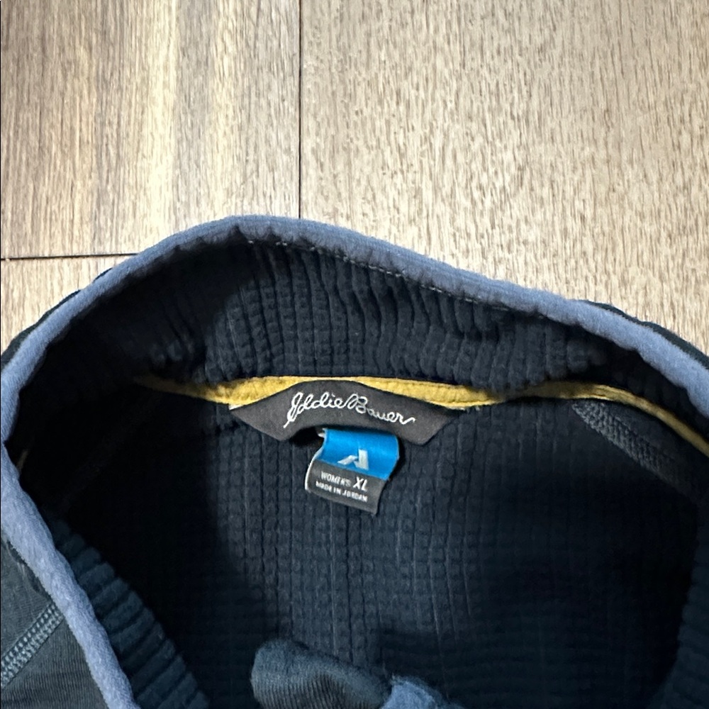 Eddie Bauer Free Heat Quarter Zip - Picture 5 of 6